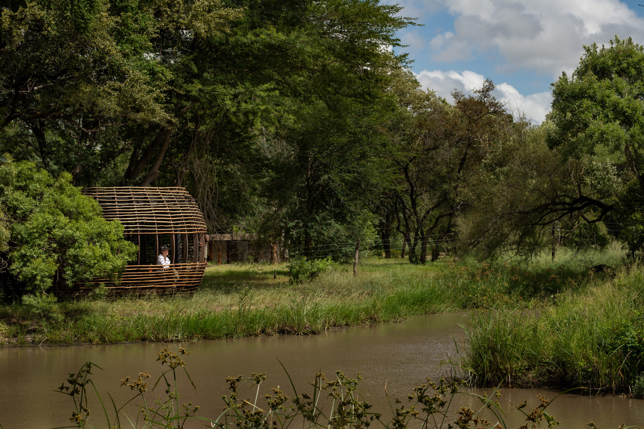 safari Camp hide to watch the big 5 from at Tanda Tula