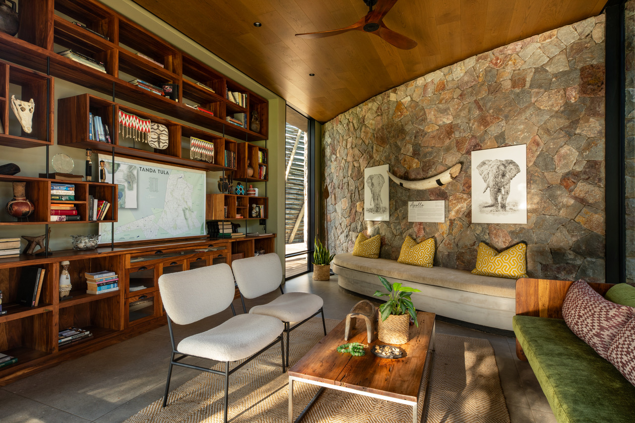 A beautiful library in Tanda Tula